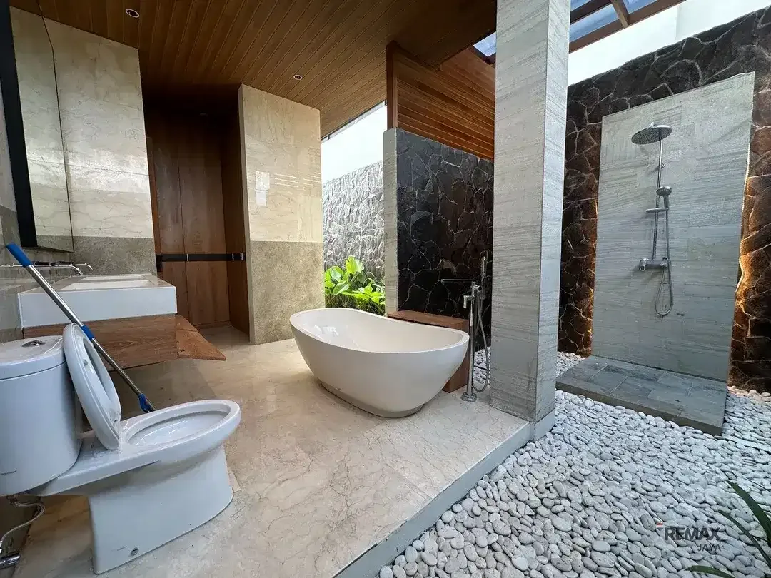 Villa Mewah Cantik Lokasi Strategis Dijual, di Area Sanur Denpasar - Image 3 of 10