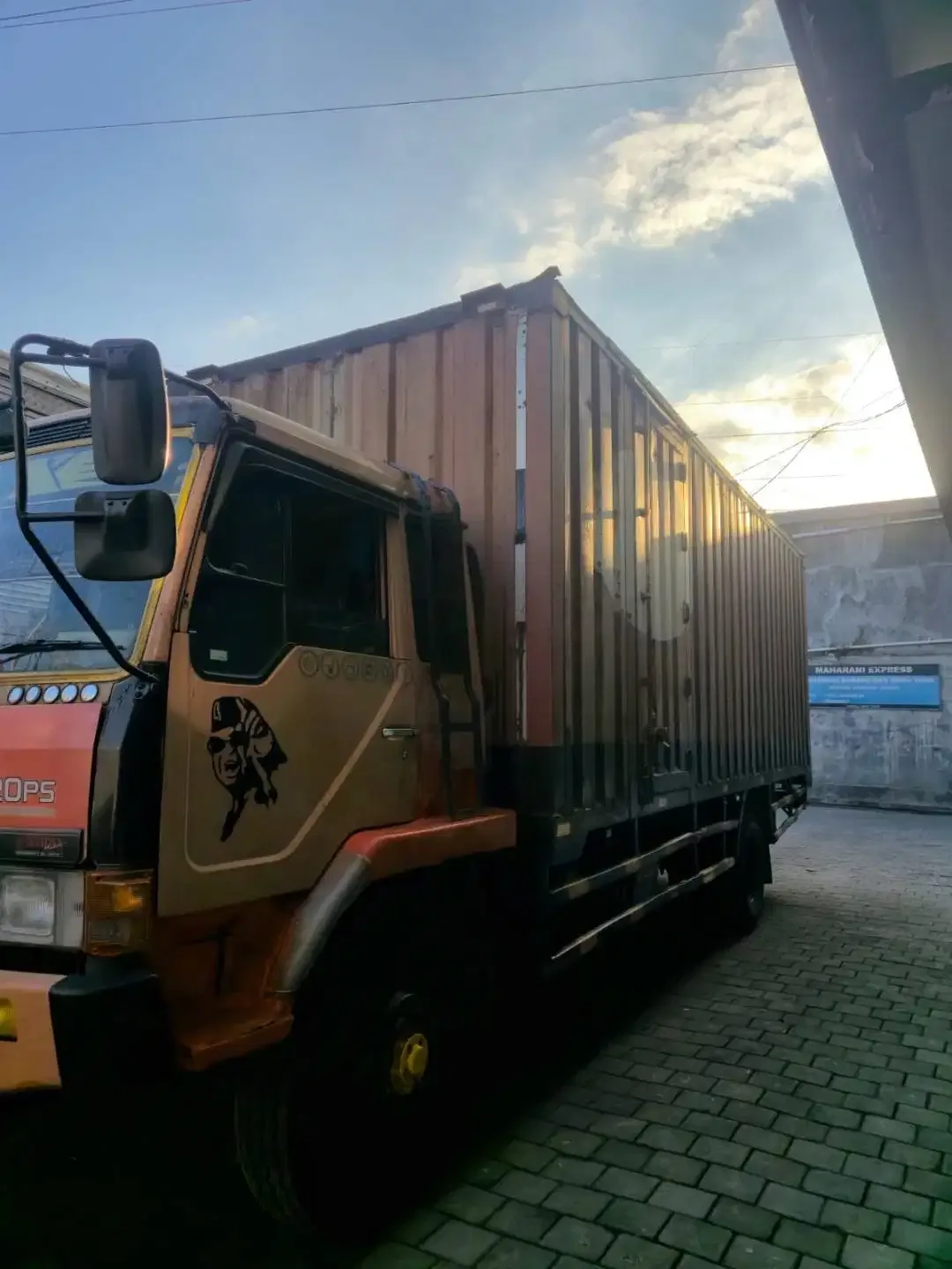 Dijual Mitsubishi Fuso FM 517 HL Tahun 2011 - Image 3 of 4