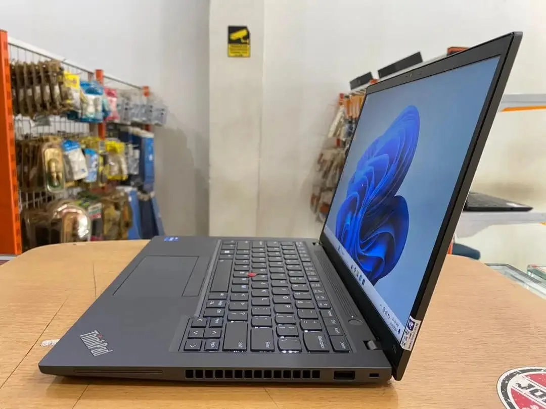 Lenovo ThinkPad T14 G4 Core i7Gen13 Ram 16GB SSD 512GB TouchscrenMulus - Image 4 of 10