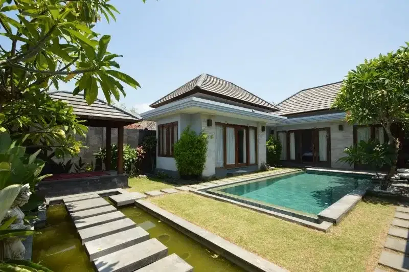 FOR SALE VILLA PANTAI BERAWA STREET CANGGU BALI, 460M2 - Image 1 of 10