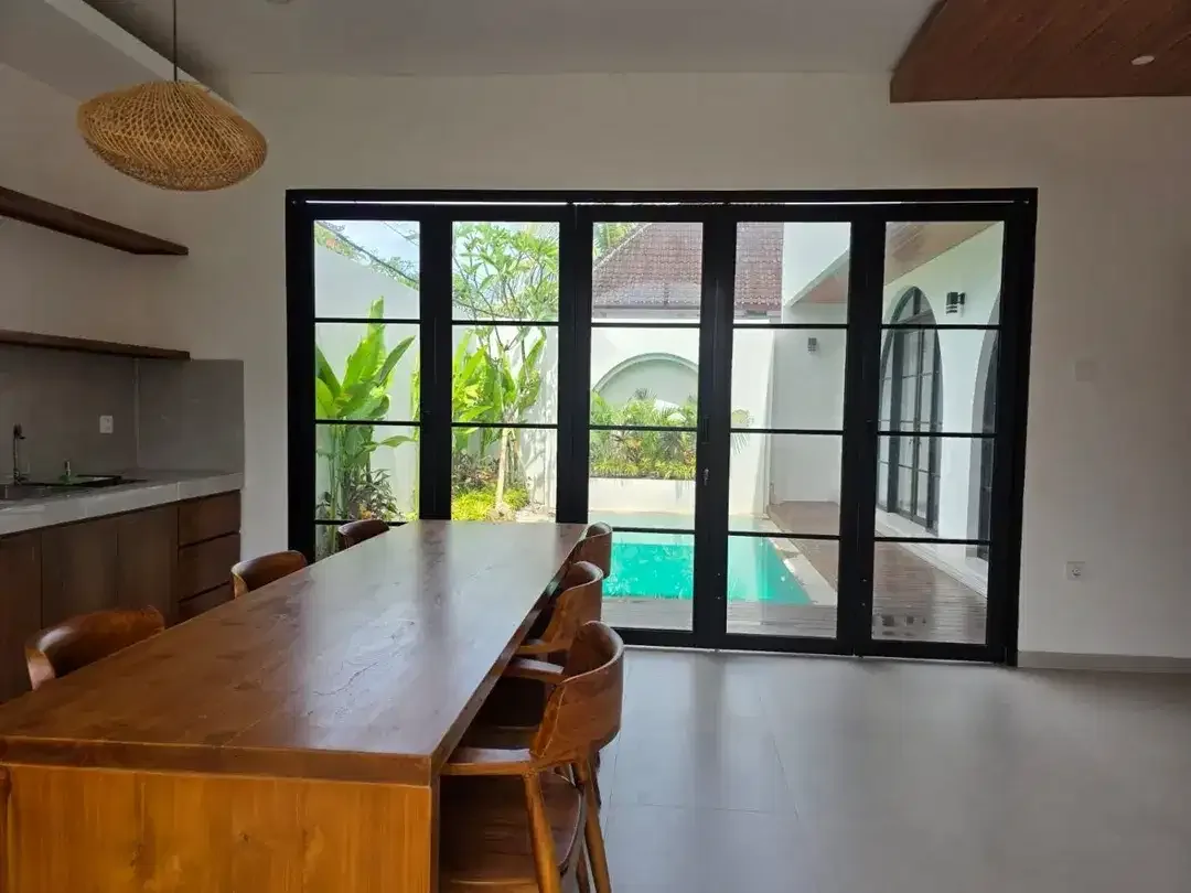 VILLA READY PRIVAT POOL LAHAN LUAS SEMI FURNISHED DI NUSA DUA - Image 1 of 8