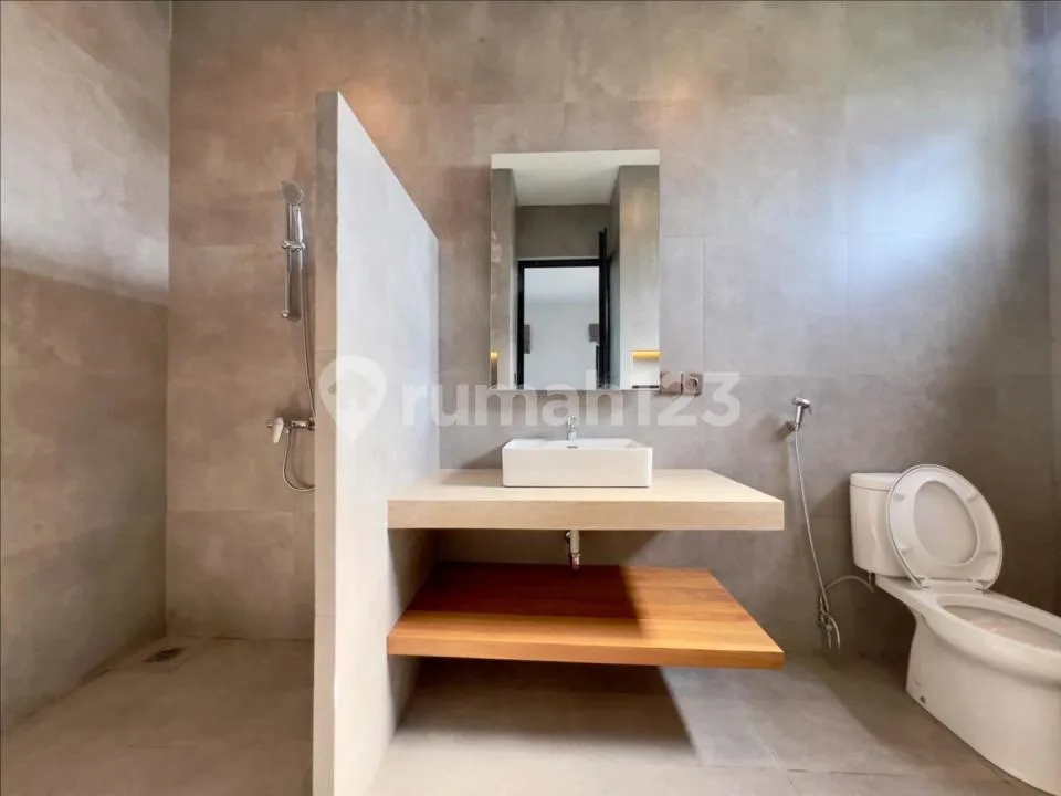 Stylish 3-Bedroom Tropical Villa Closed To Asian International School At Jimbaran. - Image 4 of 4