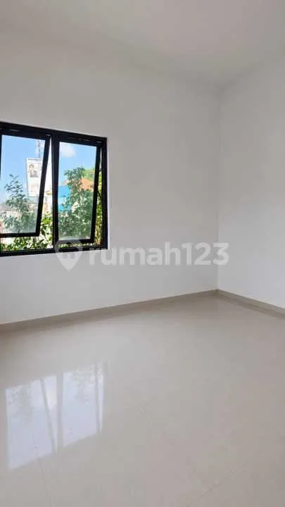 Ruko 3 Lantai Baru Renovasi di Jalan Teuku Umar Lokasi Premium - Image 3 of 4