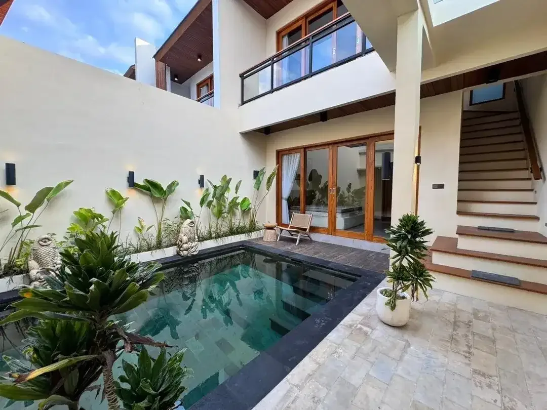 Villa Baru 2 Bedroom Villa Disewakan di Area Buduk Dekat ke Canggu - Image 1 of 8