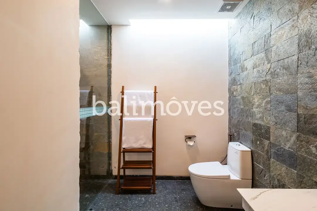 Vila Modern Tiga Kamar Tidur Dalam Kompleks Di Tepi Pantai Sanur - Image 9 of 10