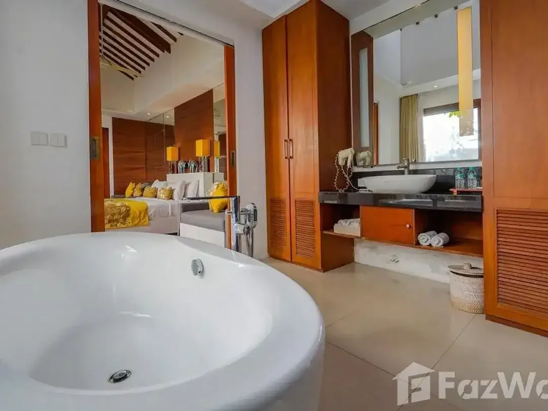 6 Bedroom Villa for sale in Kuta, Bali - Image 10 of 10