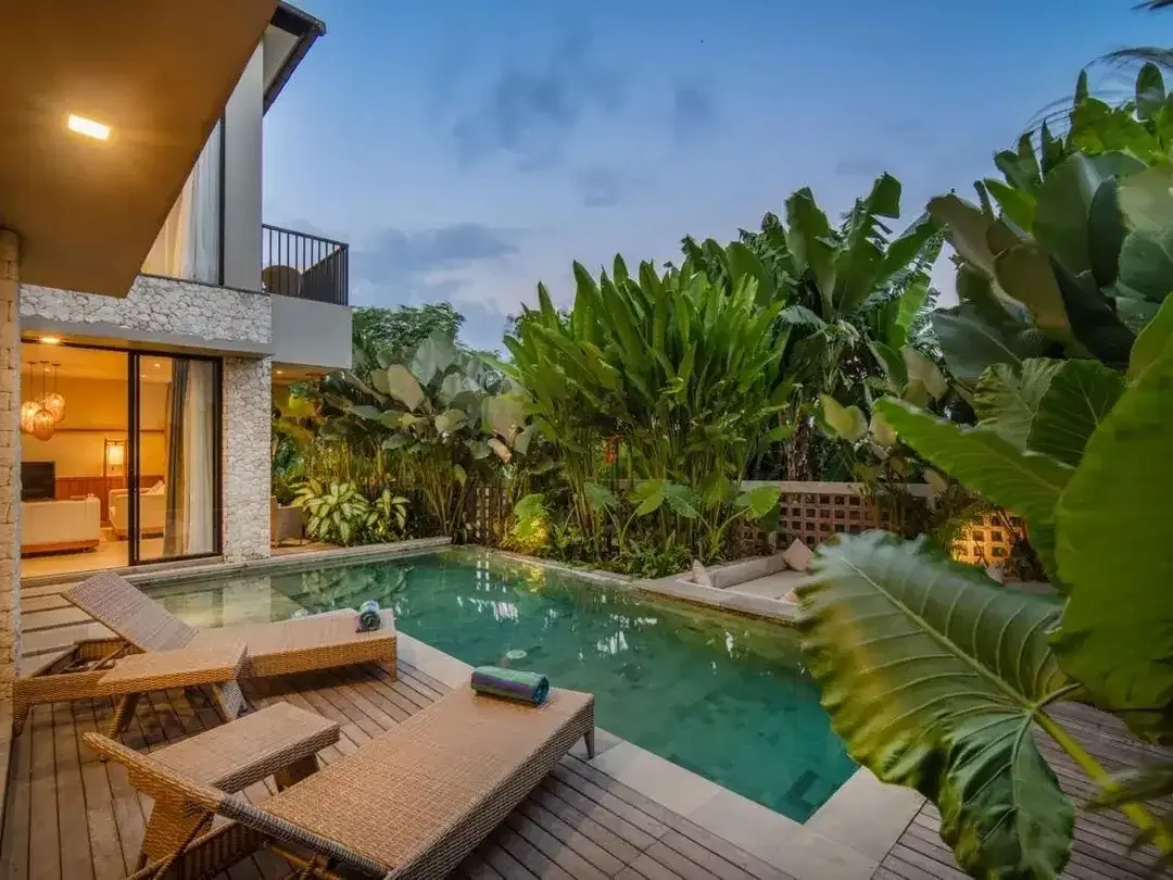 MODERN EXCLUSIVE 4 BEDROOM VILLA FOR SALE IN BATU BOLONG, CANGGU - Image 1 of 10