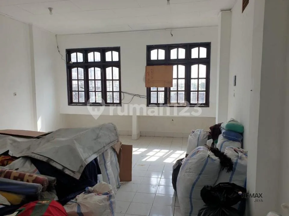Ruko 3 Lantai Pinggir Jalan Utama Dijual di Setiabudi Denpasar - Image 4 of 4