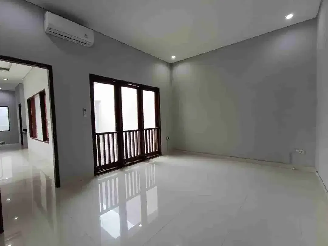 DISEWAKAN/DIJUAL  RUMAH  ONE GATE DEKAT JB SCHOOL - Image 5 of 10