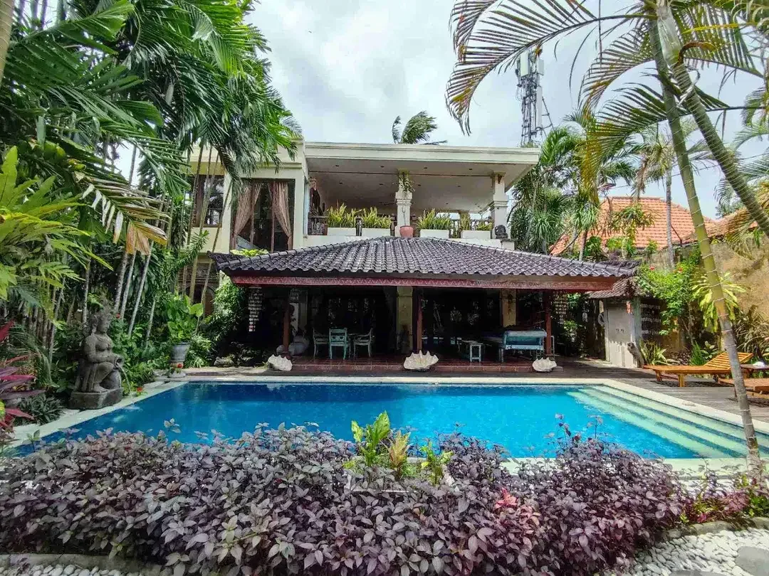 Villa tropis luas premium location seminyak Bali - Image 1 of 10