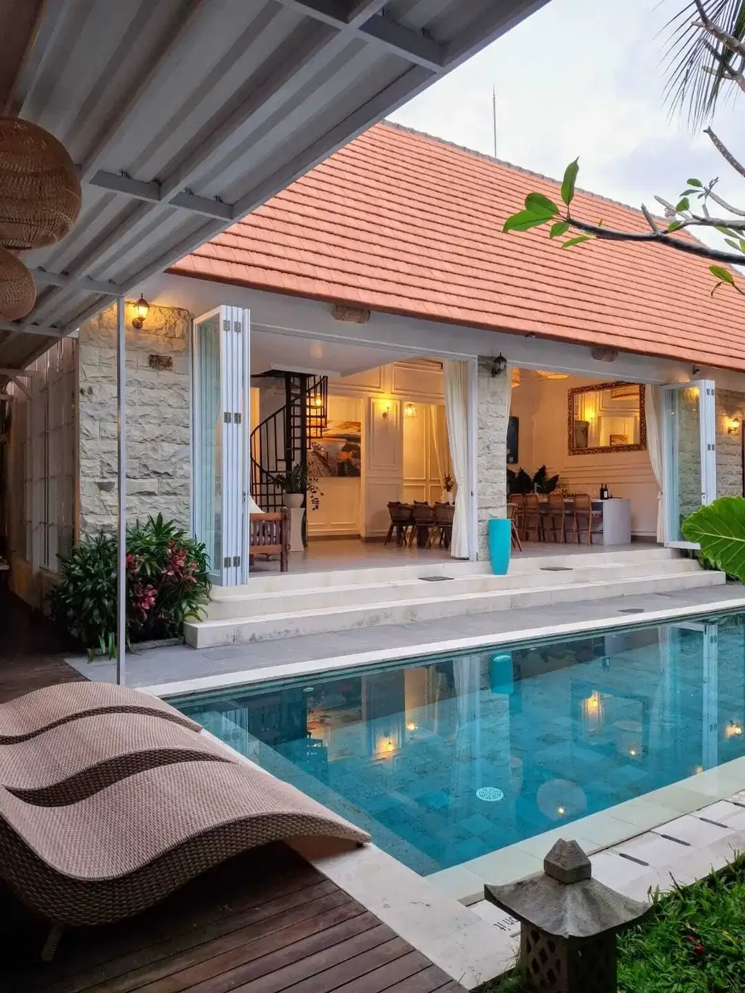 Luxury Villa Modern Minimalis Lokasi Strategis Umalas Bali - Image 1 of 10