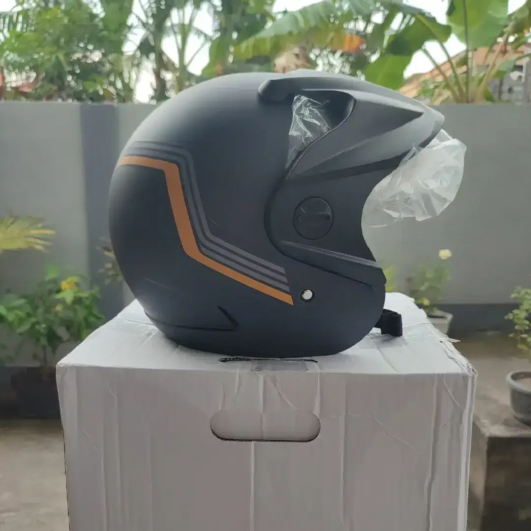 (No Inbox) Helm Honda baru Original Dealer Lokasi Batuyang - Image 2 of 6