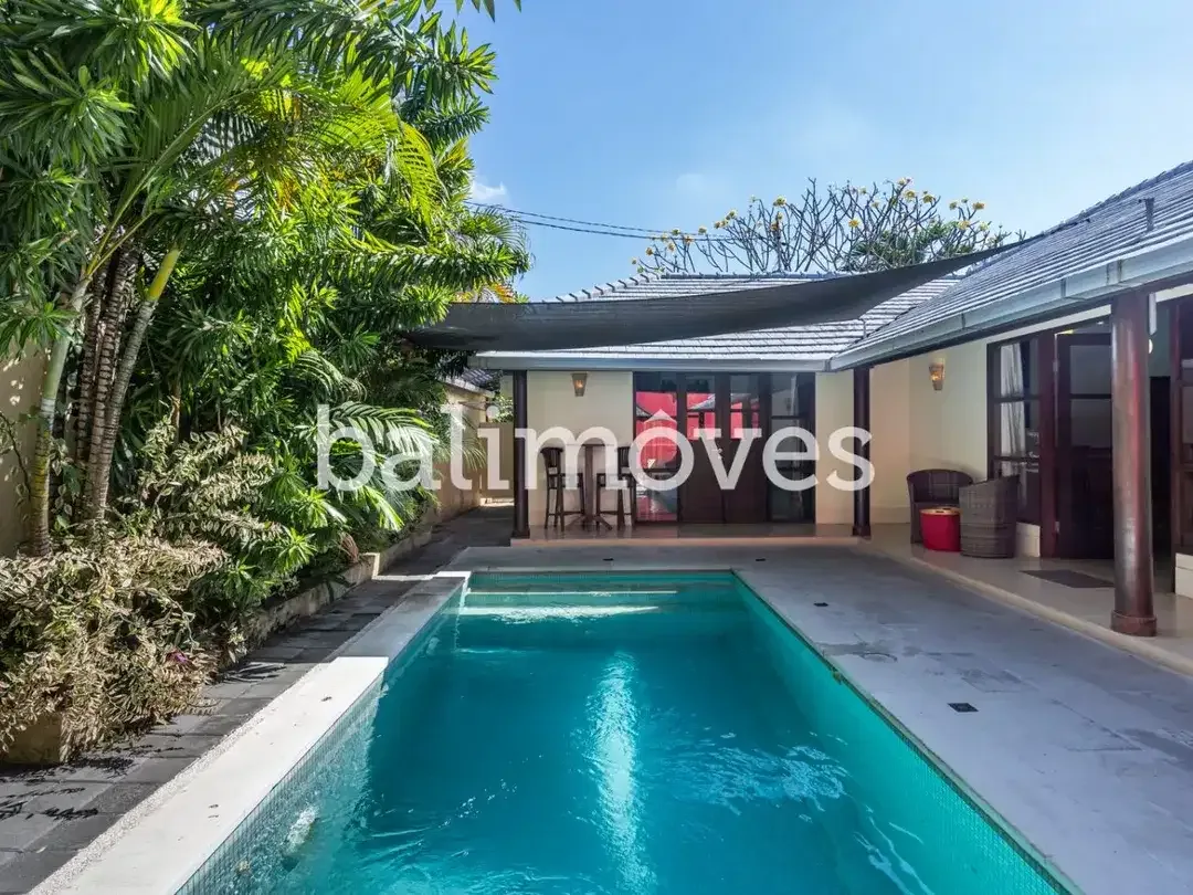 Vila Tiga Kamar Tidur yang Menawan di Kawasan Pantai Sanur - Image 9 of 10