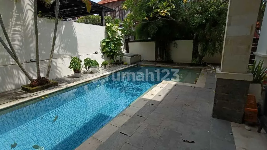 Min 2 Th Villa 4 KT Raya Semer Kerobokan Kuta Utara Badung - Image 3 of 4