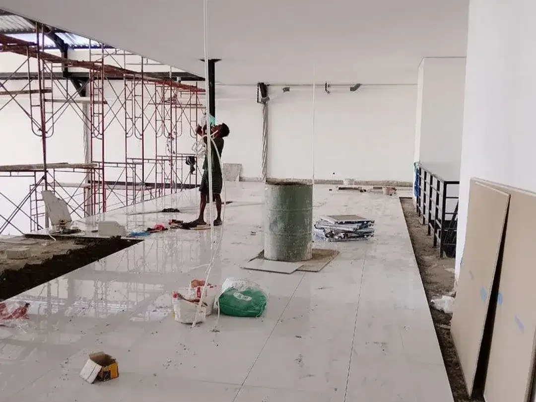 Showroom Besar Desain Modern Disewakan, di Sunset Road Kuta - Image 1 of 7