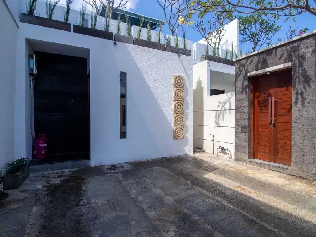 Villa 3 Kamar Tidur dengan Kolam Renang Dekat dengan Pantai Sanur Bali Disewakan Tahunan - Image 2 of 10