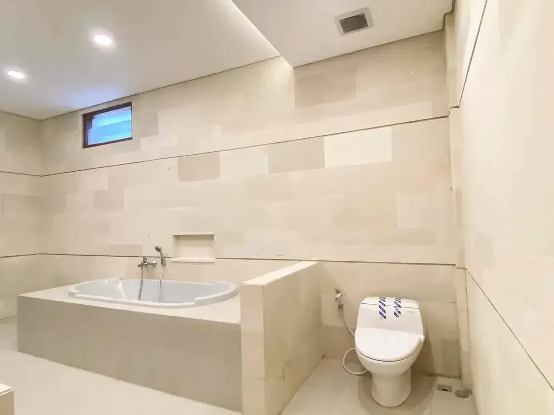 Di jual Brand New Villa Full Furnished Di Bumbak umalas Kerobokan - Image 10 of 10