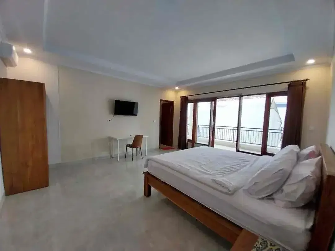 Disewakan villa fully furnished 3-bedroom villa tibubeneng canggu - Image 3 of 10