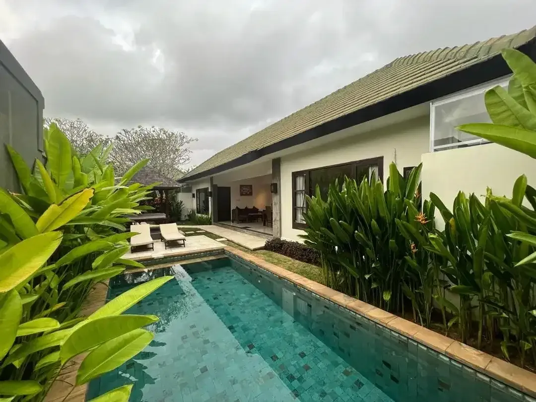 Disewakan Vila 2 Kamar Dengan Taman Luas, Fully Furnished di Pecatu Dekat Bingin - Image 2 of 7