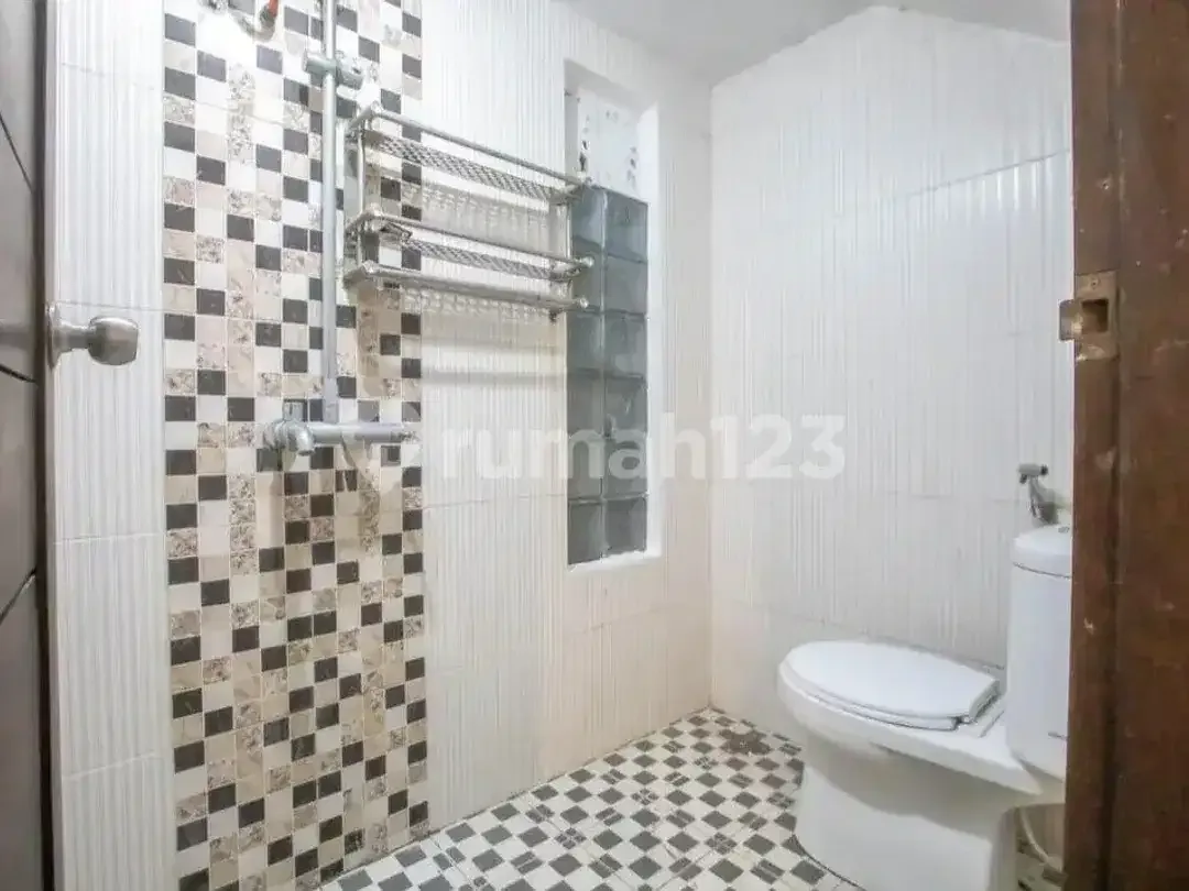 Rumah Modern Minimalis Lantai 2 Area Abianbase Dalung Utara - Image 2 of 9