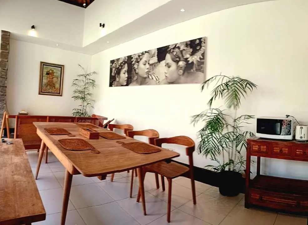 Disewakan Villa 2 Kamar Tidur Fully Furnished dengan Private Pool di Kerobokan Bali - Image 2 of 4