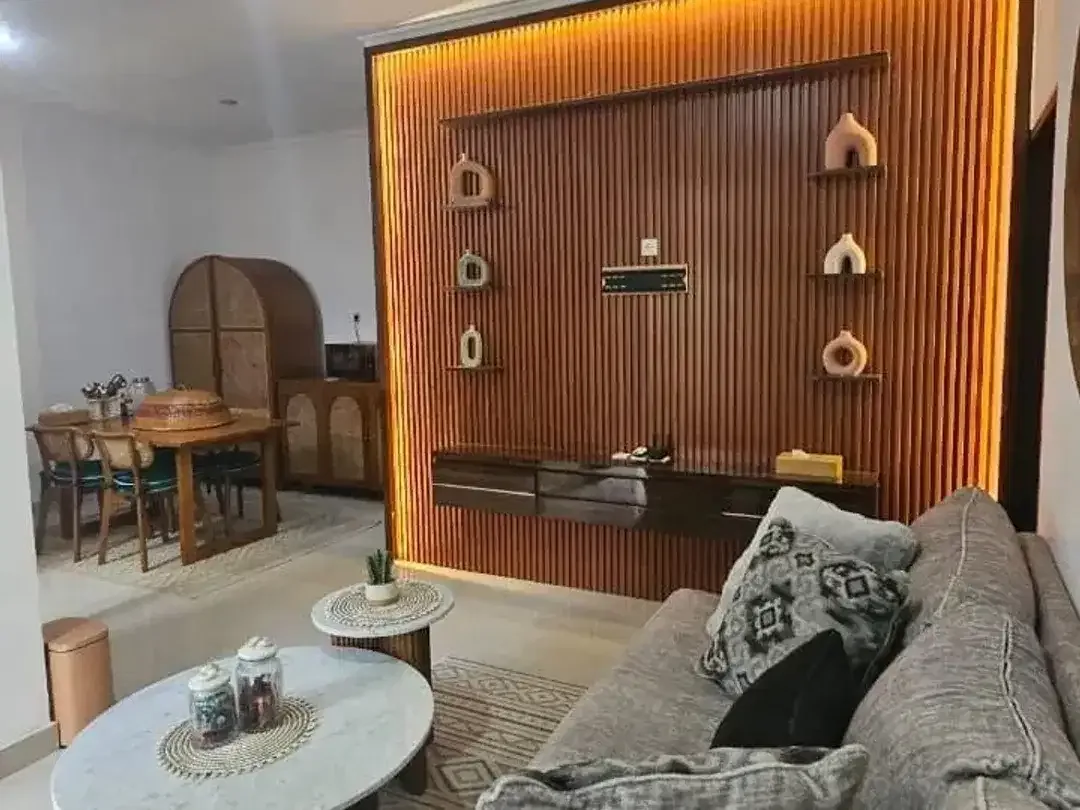 Rumah 2 Lantai 3 Kamar Tidur Denpasar Barat - Image 2 of 7