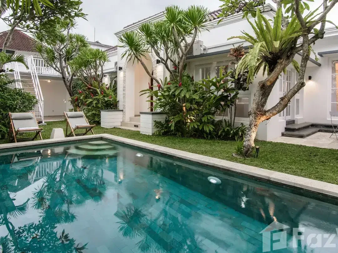 3 Bedroom Villa for sale in Kerobokan, Bali - Image 2 of 10