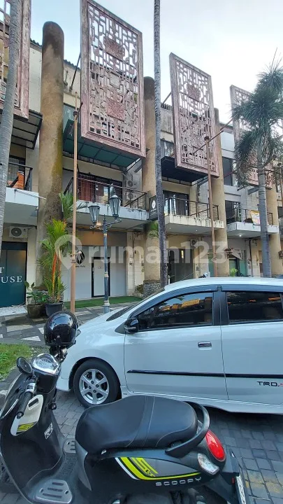 Ruko Premium Tiga Lantai di Kawasan Pariwisata & Bisnis Kuta - Image 3 of 4