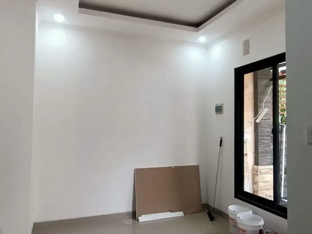 Dijual Rumah Siap Huni di Lokasi Strategis - Semi-Furnished! - Image 8 of 10