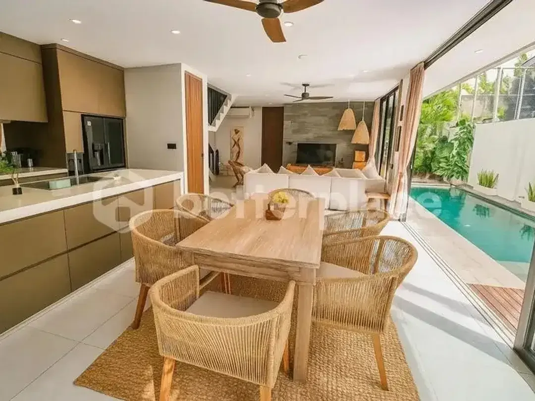 Modern Ready Villa in Batu Bolong, Canggu 4 Bedrooms Just 5 Minutes from the Beach - Image 8 of 10