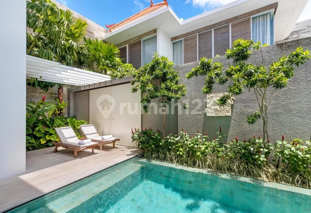 Villa Mewah 2 Kamar Lokasi Tengah Kota Seminyak Dekat Shishi Bali - Image 1 of 4