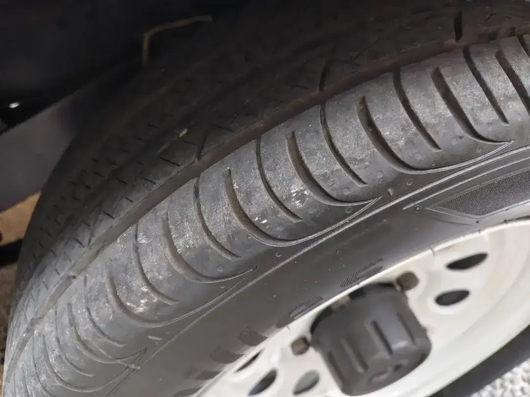 Ban 205/65 r15 seperti baru - Image 1 of 4
