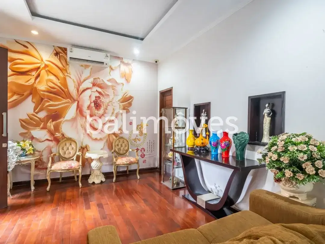 Dijual Villa Lima Kamar Tidur Hak Milik di Renon - Image 6 of 10