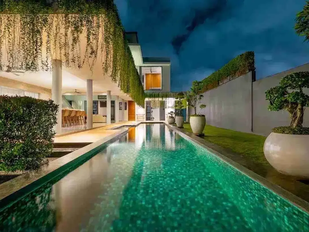villa modern lantai 2 kerobokan kelod - Image 1 of 10