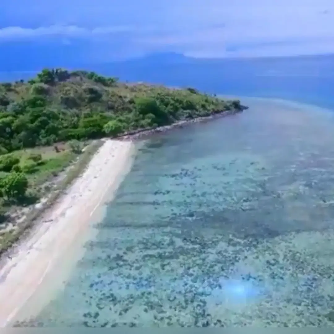 BEACHFRONT LAND FOR SALE IN SINGARAJA - Image 1 of 10