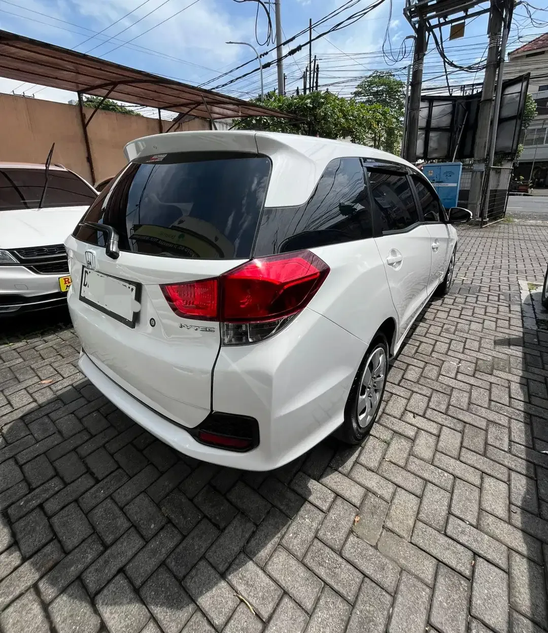 Honda Mobilio S 2016 Putih M/T 1.5cc - Image 7 of 7