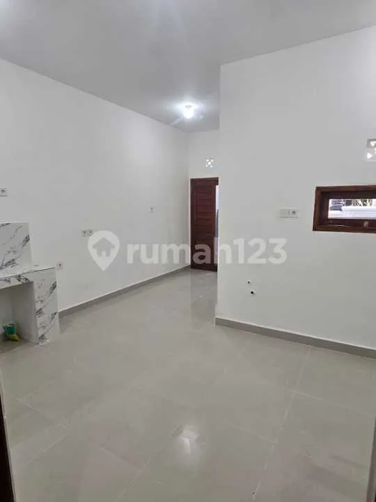 Strategis - Rumah Baru 2 KT - di Pedungan - Lokasi Premium Denpasar Selatan - Image 2 of 4
