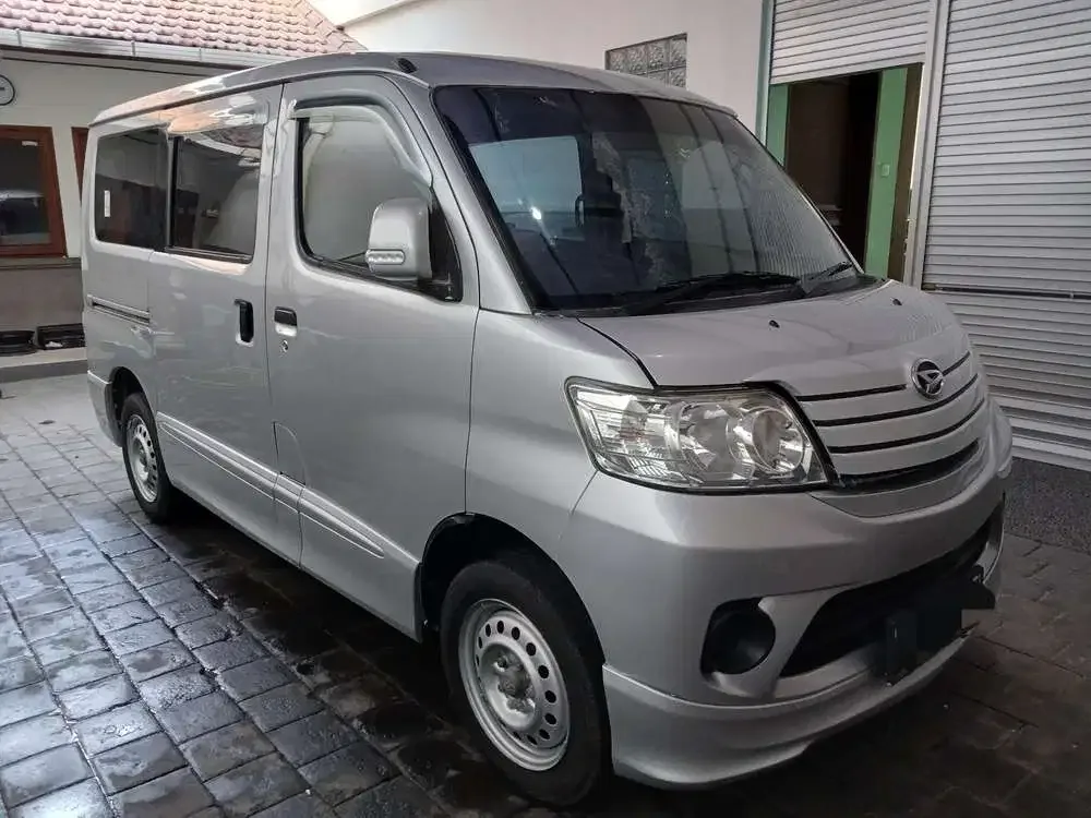 Daihatsu Luxio D 2022 Silver met 1.5cc - Image 3 of 9