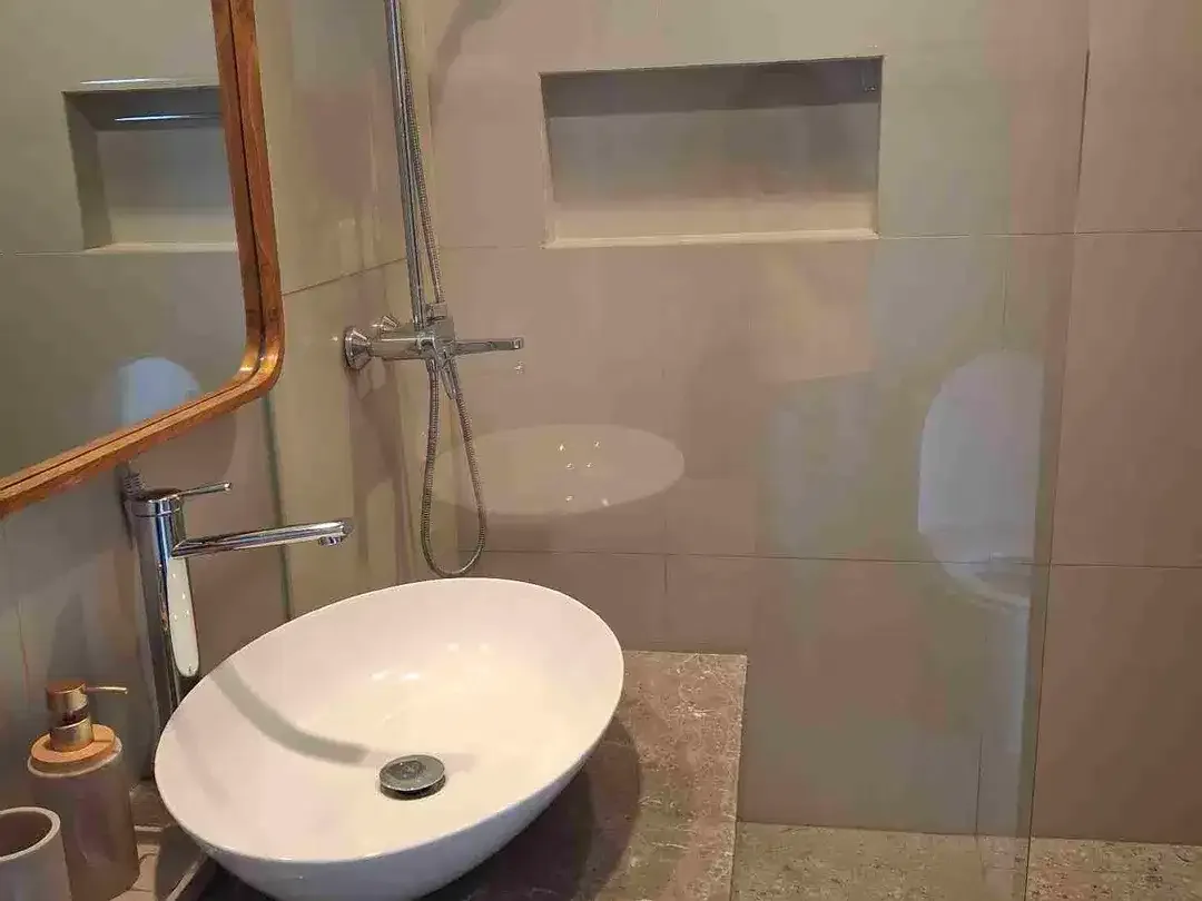 Villa Premium 3 Lantai di Pecatu Perpaduan Kemewahan, Kenyamanan, dan Nilai Investasi - Image 10 of 10
