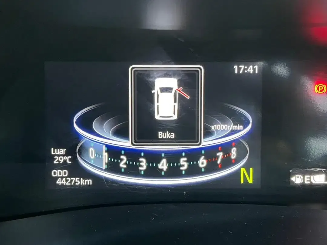 DP 12 JT RAIZE GR 1.0 TURBO ASLI BALI LOW KILOMETER - Image 7 of 10