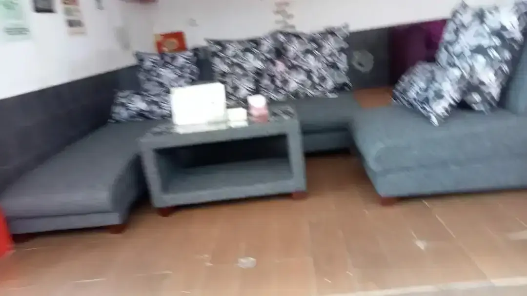 Sofa selonjoran warna hitam kulit oskar bunus bantal , Mitra Sofa Bali - Image 3 of 3