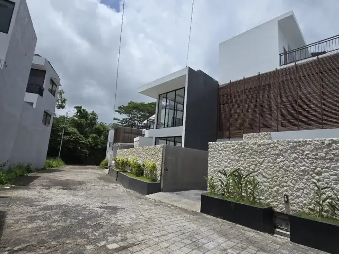 DI JUAL VILLA DI CLUSTER AREA NUSA DUA BALIDEKAT PINTU TOLL NUSA DUA - Image 2 of 10