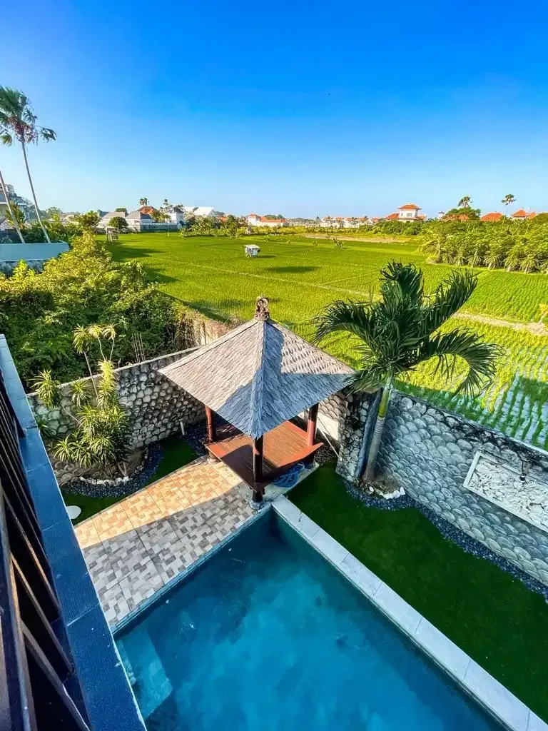 MODERN VILLA AT BATUBELIG WITH AMAZING RICE FIELD VIEWS - Image 2 of 10