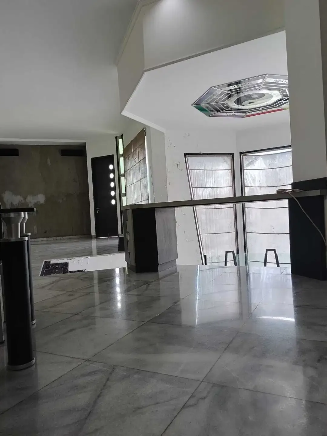 FOR SALE RUMAH MEWAH 4BR KONTRUKSI BAGUS STARTEGIS DI DENPASAR - Image 7 of 10