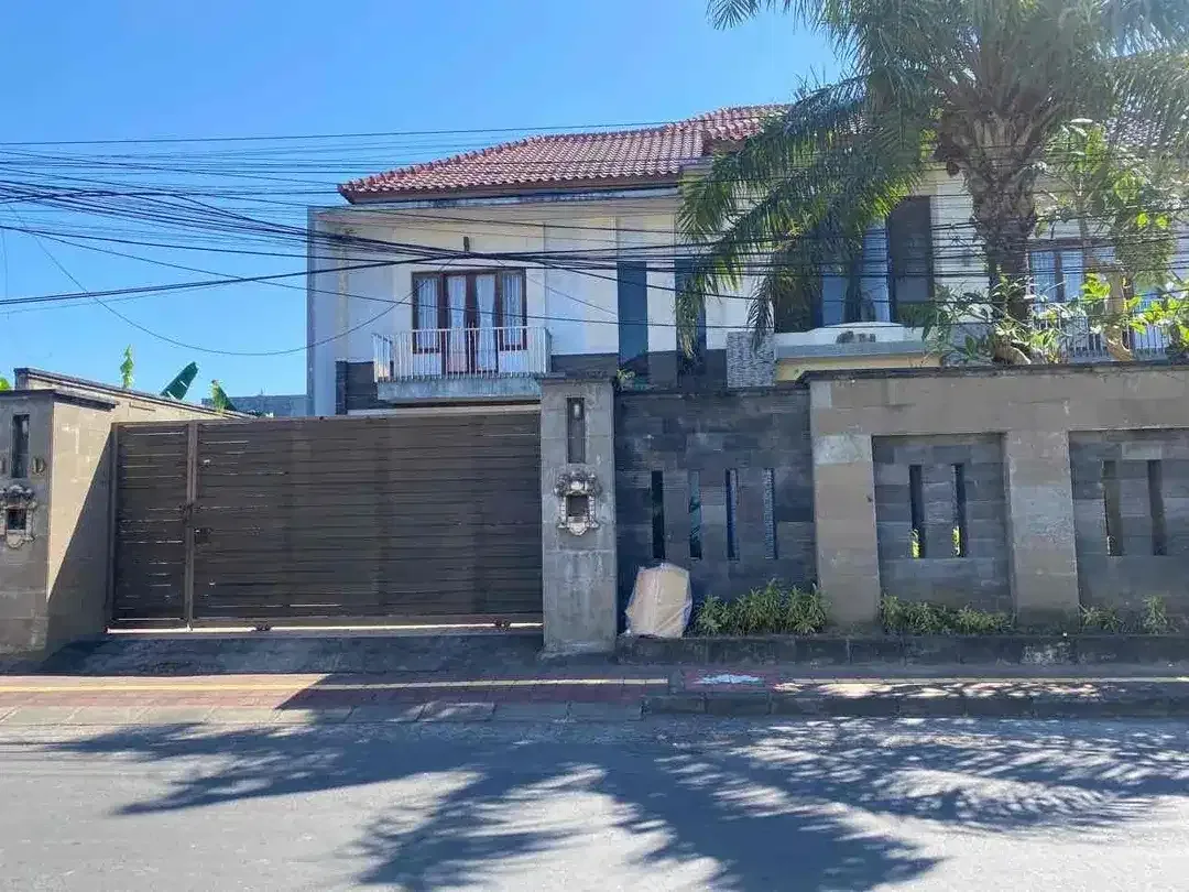 DIJUAL / DISEWAKAN RUMAH MEWAH 2 LANTAI – JAYAGIRI DENPASAR - Image 8 of 9