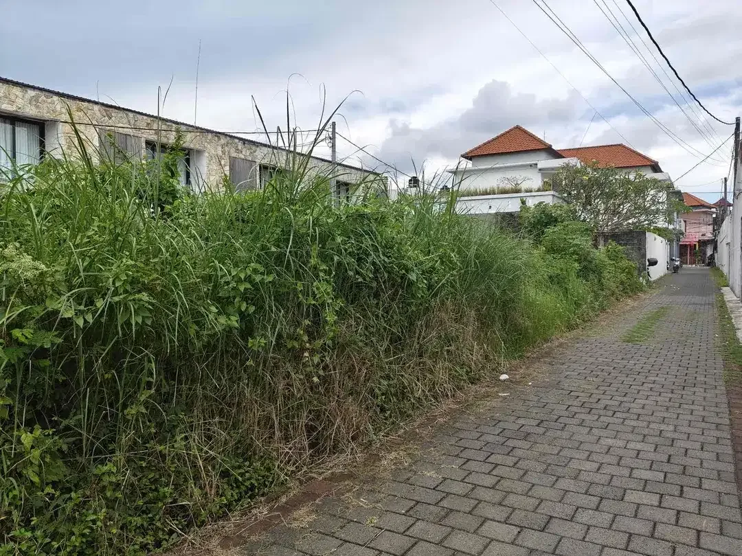SMALL PLOT PRIME AND STRATEGIC LOCATION AT UMALAS BUMBAK - Image 2 of 7