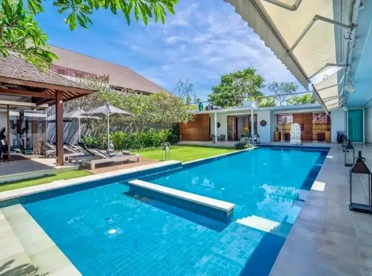 Villa Luxury Batubelig Seminyak Bali - Image 9 of 10