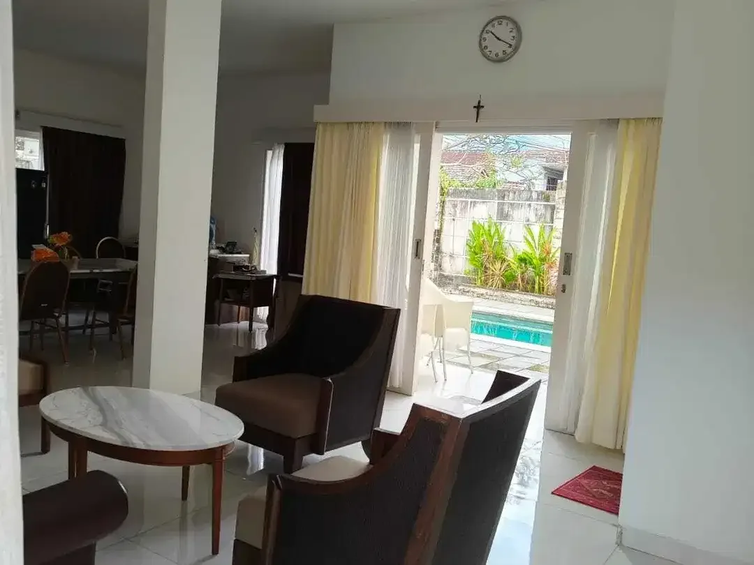 FOR SALE RUMAH SEMI VILLA PRIVAT POOL 4BR FURNISHED JIMBARAN - Image 3 of 10