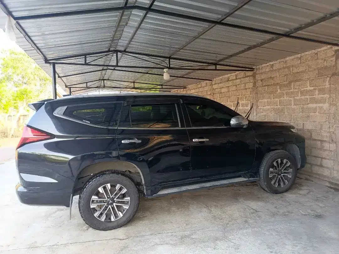PAJERO SPORT DAKAR 2.4 AT 2021 | TANGAN 1 | SERVICE ATPM | PRIBADI - Image 5 of 10