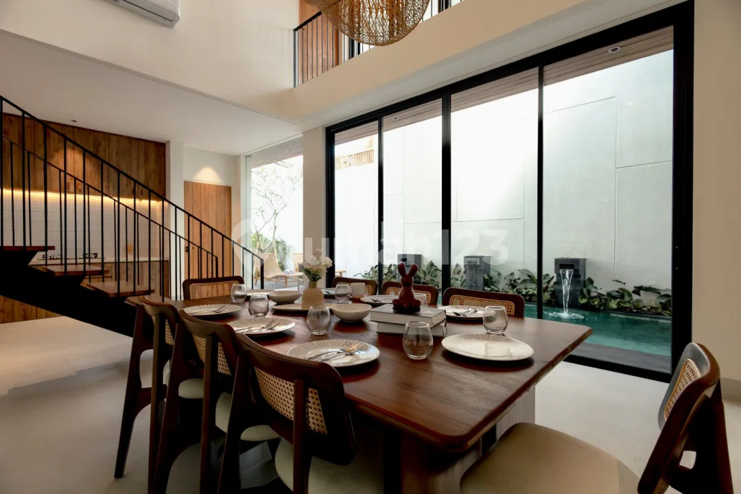 Leasehold New Luxury Modern 4 Bedroom Villa Seminyak - Image 2 of 4